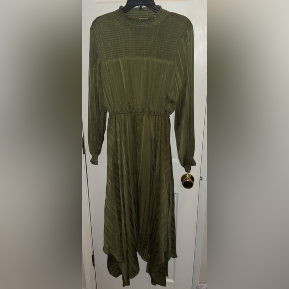 NANETTE NANETTE LEPORE
Smocked Handkerchief Hem Midi Olive Green Dress - Picture 2 of 9